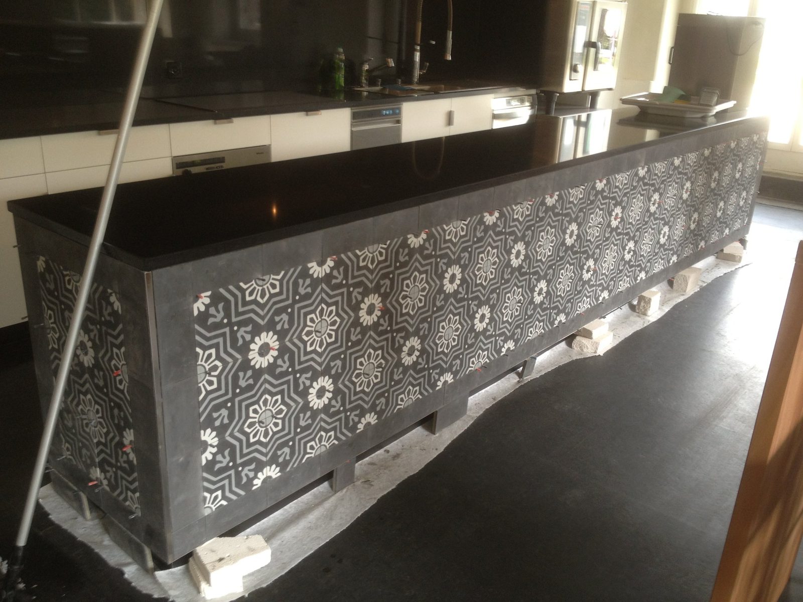 Zementplatten, Arbeit der Hans Leins AG, Foto 3